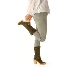 Load image into Gallery viewer, El Naturalista | Haya N5515