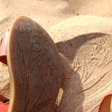 Load image into Gallery viewer, El Naturalista 5192 TULIP