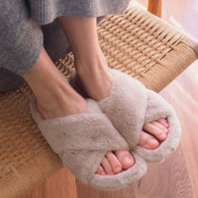 Load image into Gallery viewer, Macarena | Martina 5 Slippers
